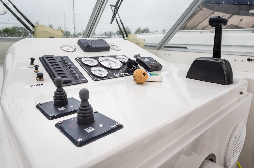 De Driesprong Yachtcharters Exterieur Motorjacht Comtesse 6