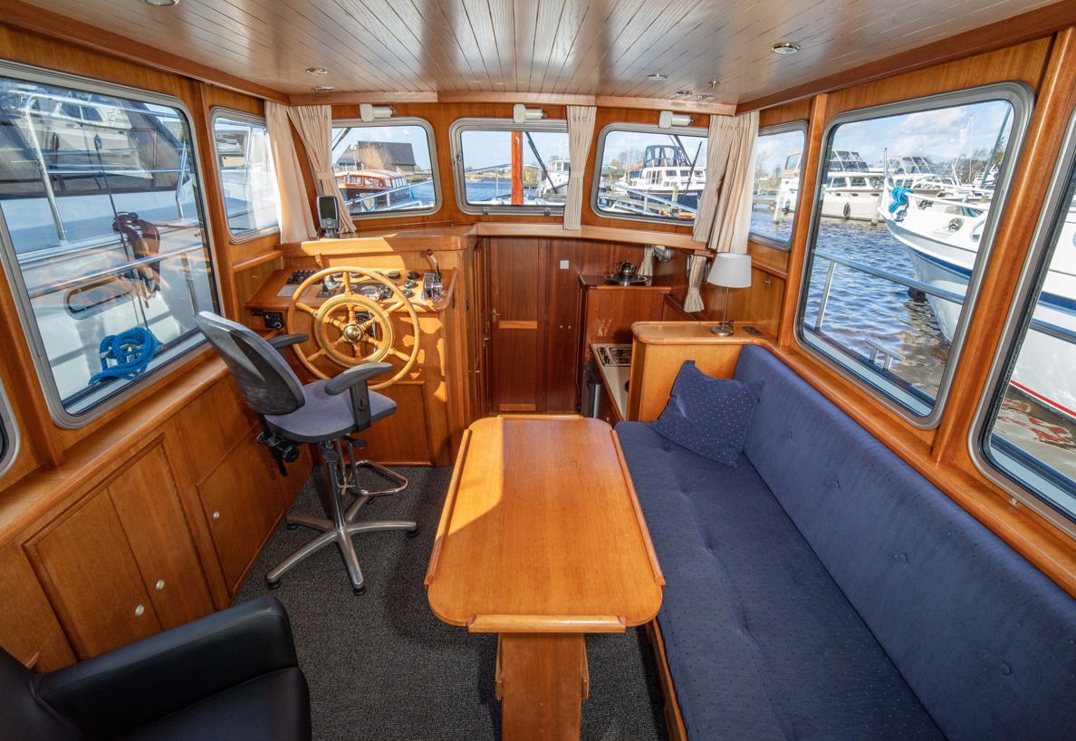 De Driesprong Yachtcharters Interieur Motorjacht Flarde 12
