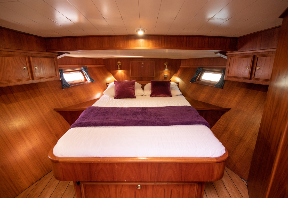 De Driesprong Yachtcharters Interieur Motorjacht Corvina 04