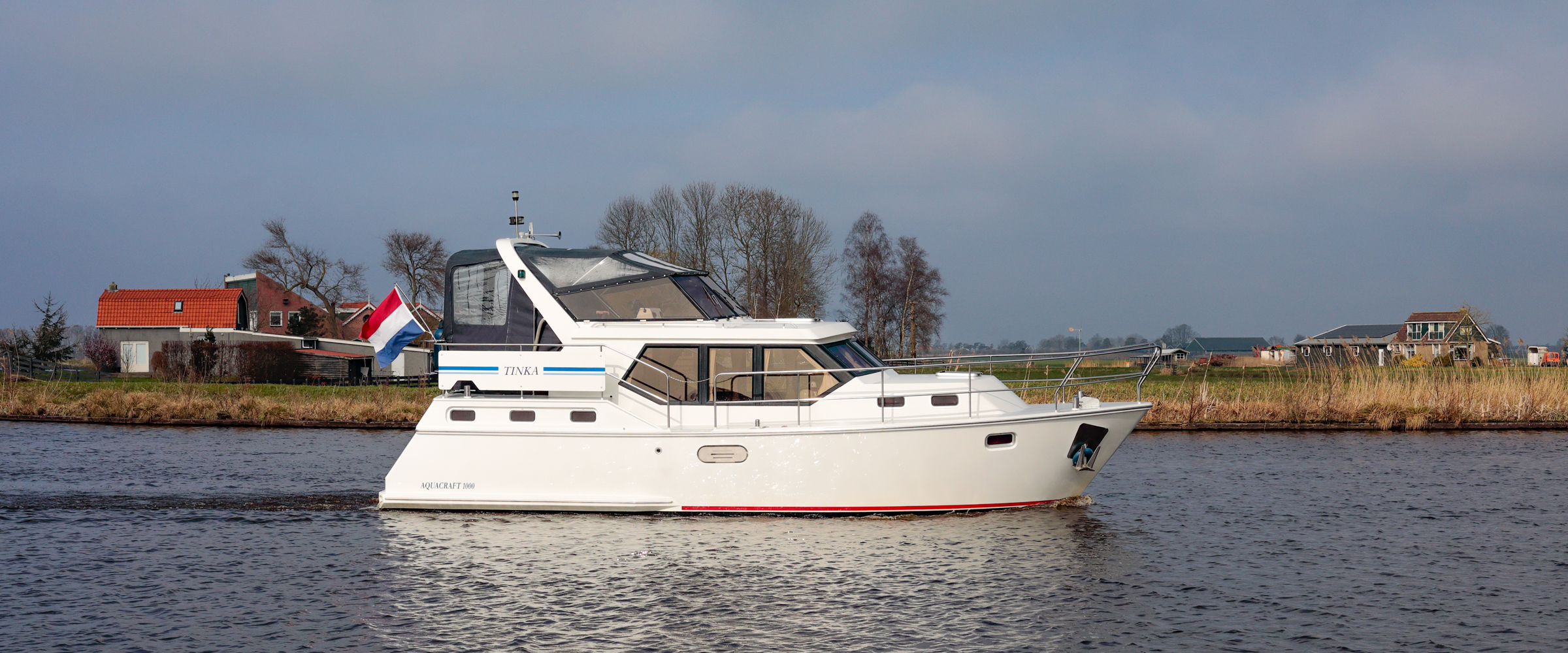 Motorjacht Tinka, 4-persoons Aquacraft 1000 te huur