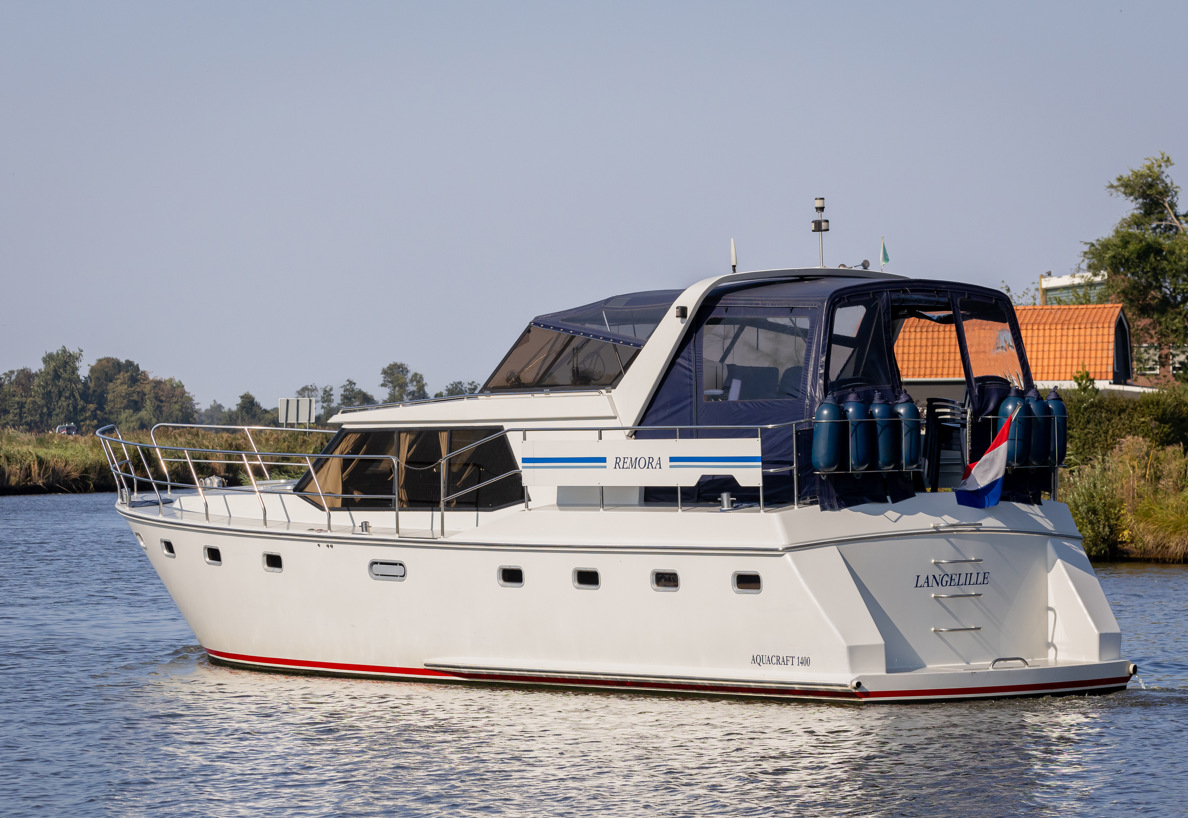 De Driesprong Yachtcharters Exterieur Motorjacht Remora 5