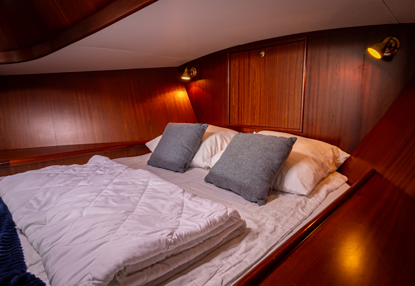 De Driesprong Yachtcharters Interieur Motorjacht Freon 40