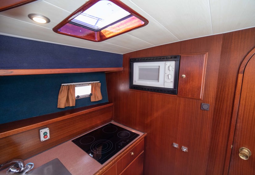 De Driesprong Yachtcharters Interieur Hendrik Wouter 07