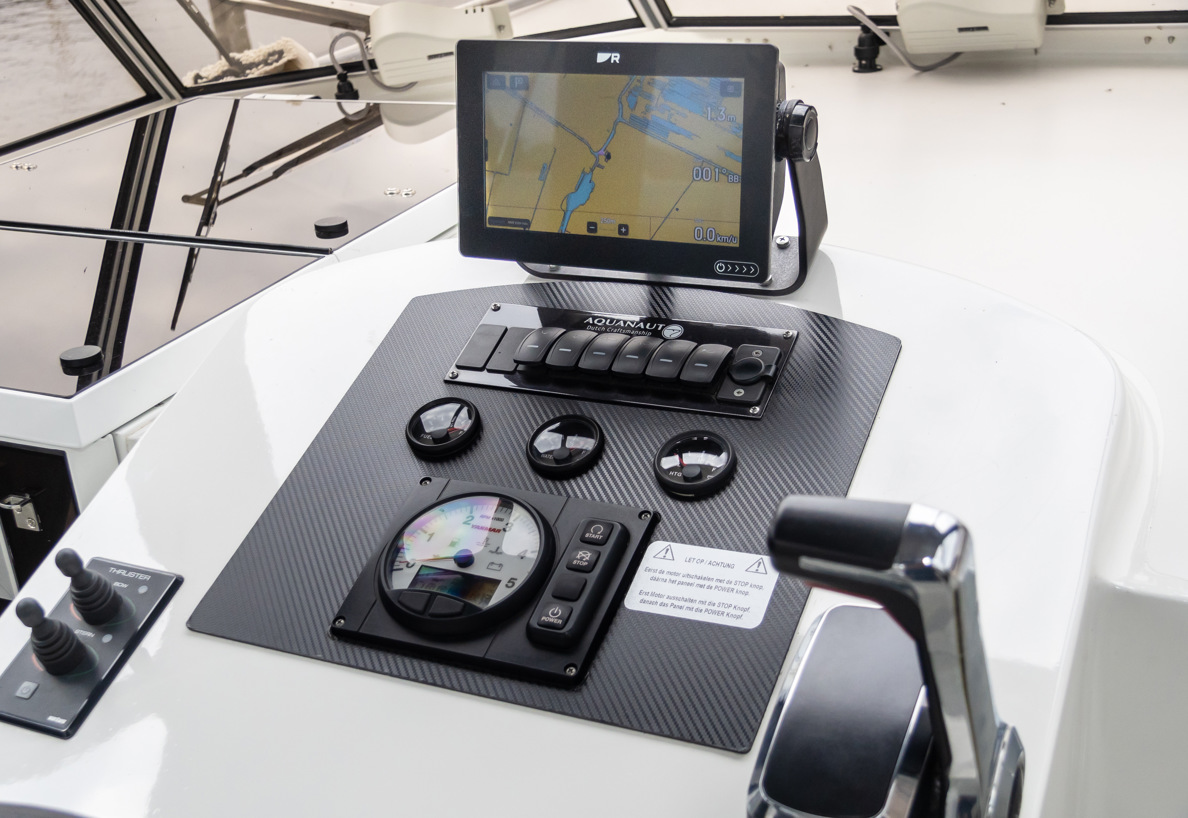 De Driesprong Yachtcharters Interieur Motorjacht Copain 4 (1)