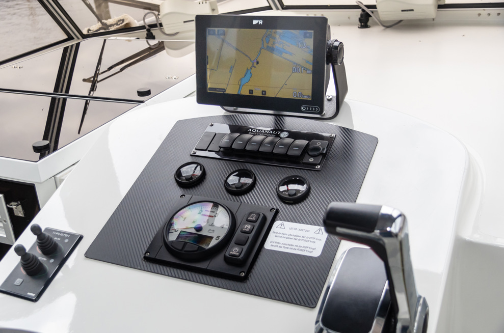 De Driesprong Yachtcharters Interieur Motorjacht Copain 4 (1)