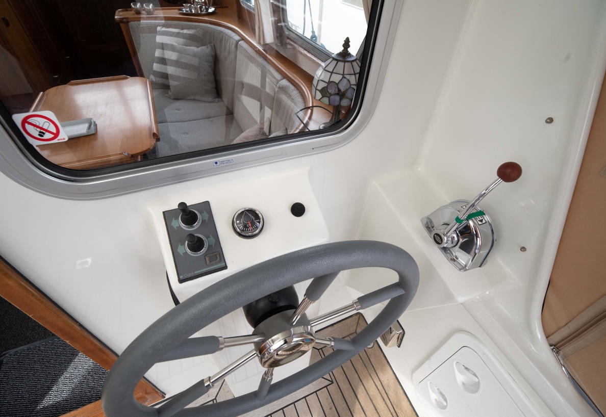 De Driesprong Yachtcharters Interieur Motorjacht Freule 03