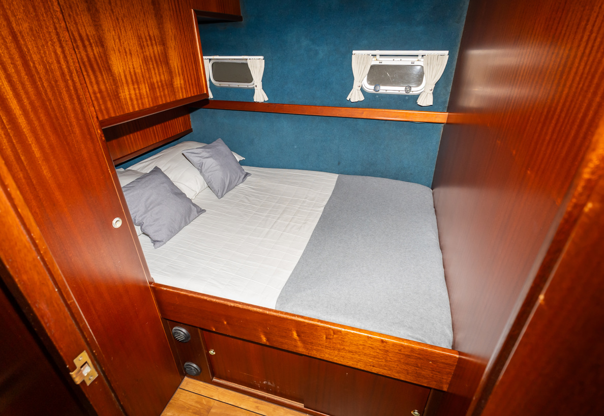 De Driesprong Yachtcharters Interieur Motorjacht Atherina 8 (1)