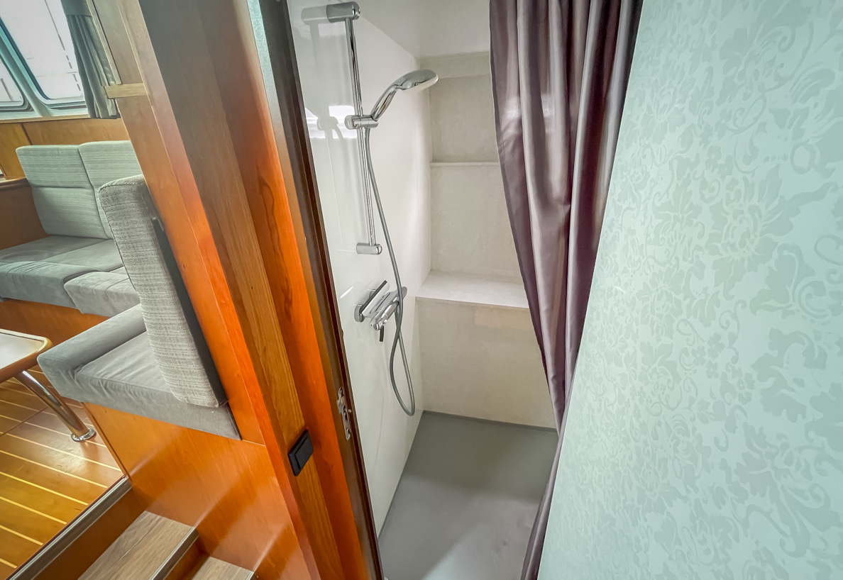 De Driesprong Yachtcharters Interieur Motorjacht Copain 22