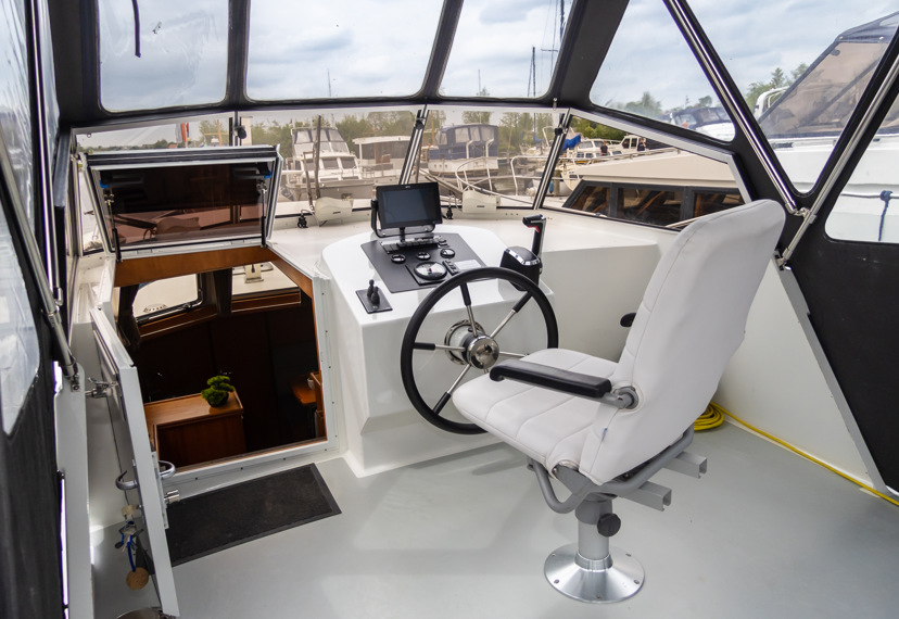 De Driesprong Yachtcharters Interieur Motorjacht Copain 3 (1)