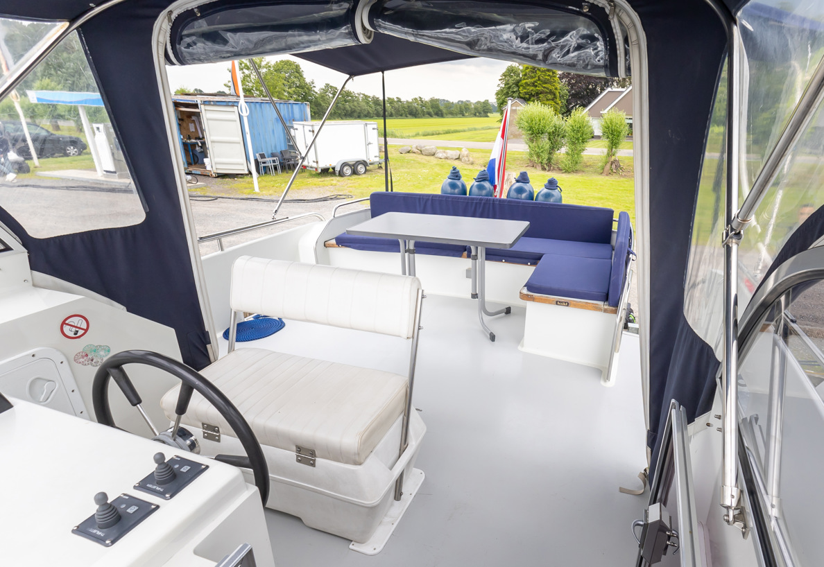 De Driesprong Yachtcharters Exterieur Motorjacht La Boheme 13