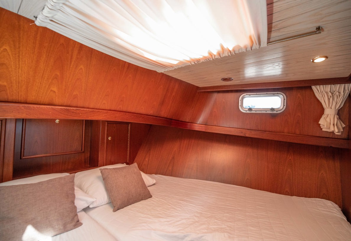 De Driesprong Yachtcharters Interieur Motorjacht Flarde 03