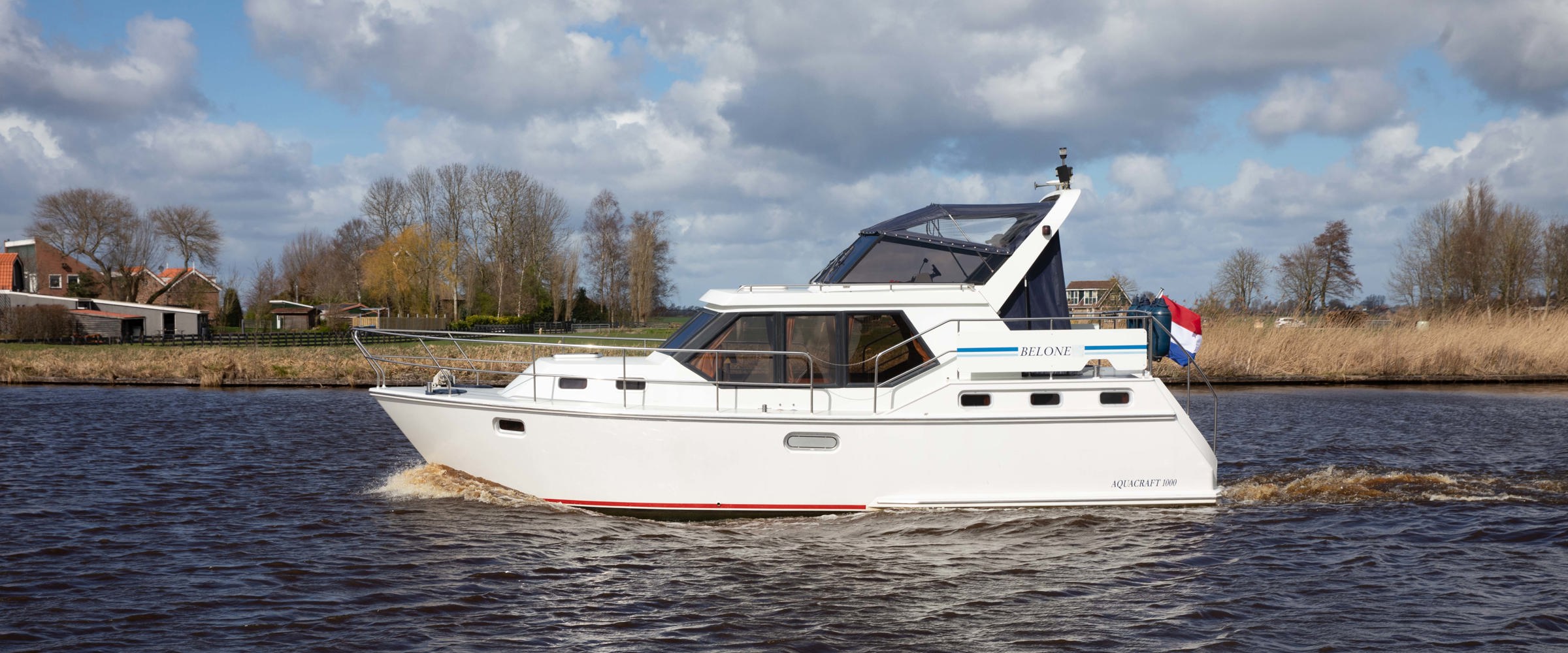Motorkruiser Belone, 4-persoons Aquacraft 1000 te huur