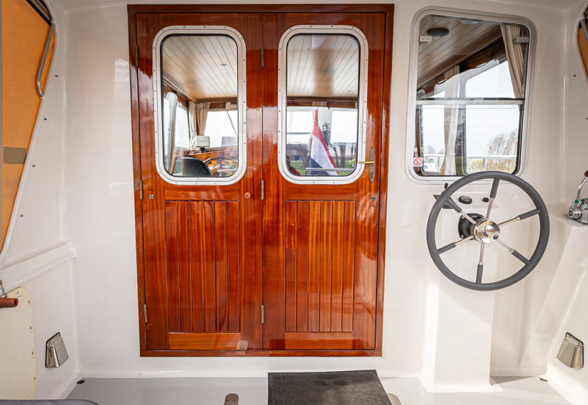 De Driesprong Yachtcharters Interieur Motorjacht Freon 30
