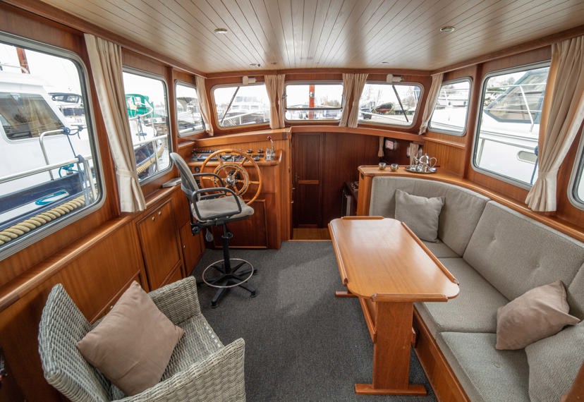 De Driesprong Yachtcharters Interieur Motorjacht Freule 17